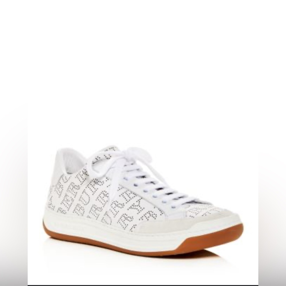 Burberry Runway Extensions Timsbury Low Top Perforated Lace Up Sneaker S- 39/8.5